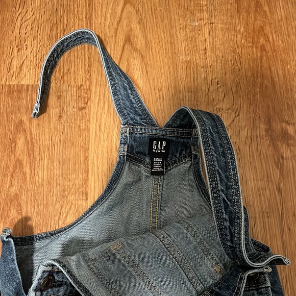 Gap girls overalls - Picture 2 of 3